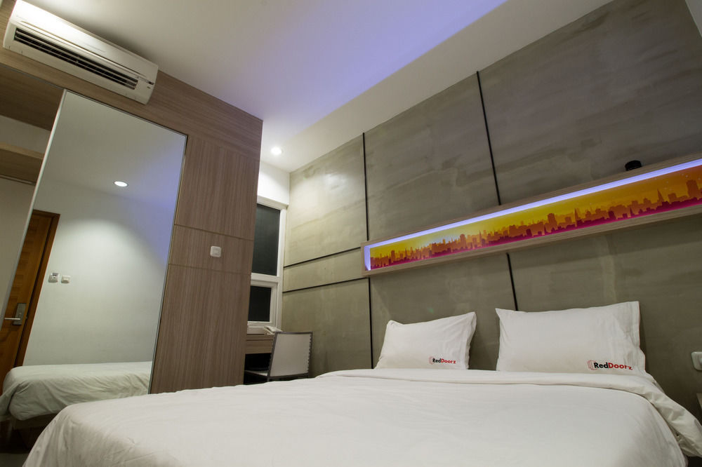 Reddoorz Plus @ Setiabudi Eight Jacarta Exterior foto
