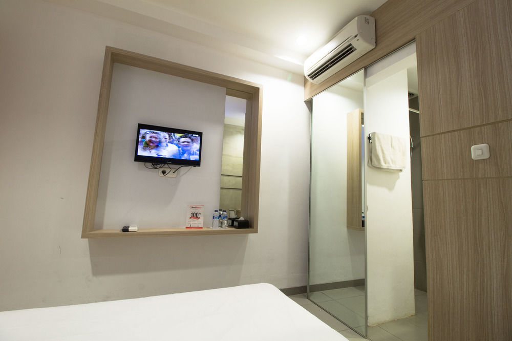 Reddoorz Plus @ Setiabudi Eight Jacarta Exterior foto