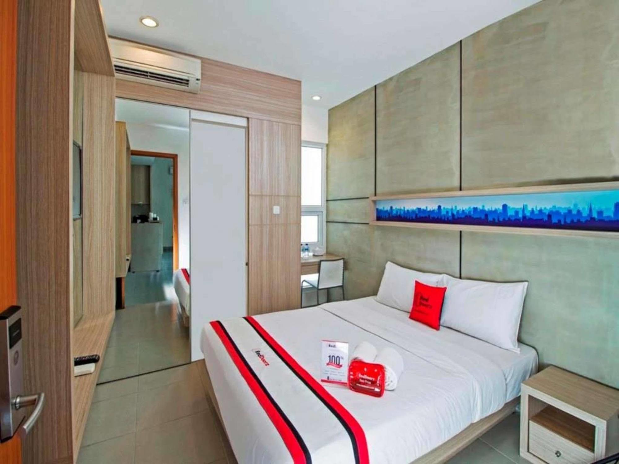 Reddoorz Plus @ Setiabudi Eight Jacarta Exterior foto